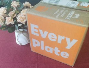 A photo of an EveryPlate delivery in its box