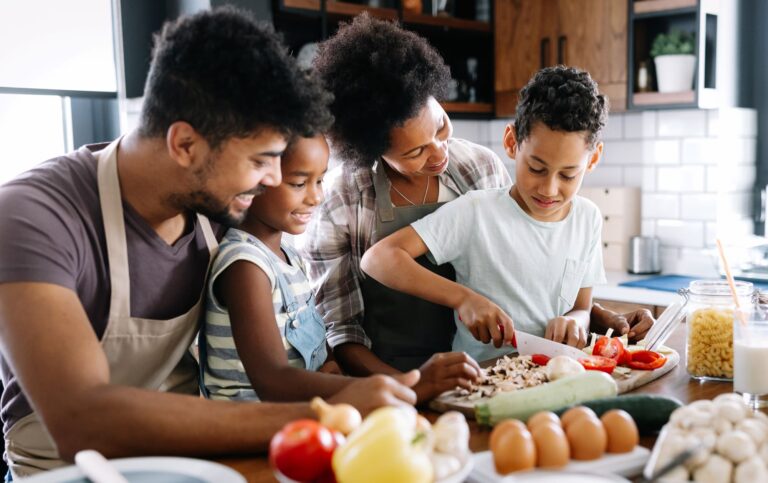 6 Best Meal Kit Delivery Services for Families to Try in 2023